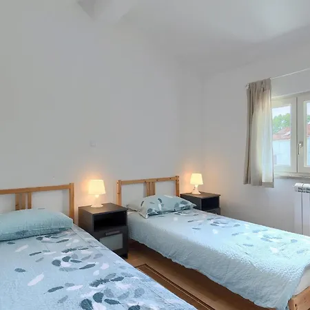 Leni Kringa Holiday home